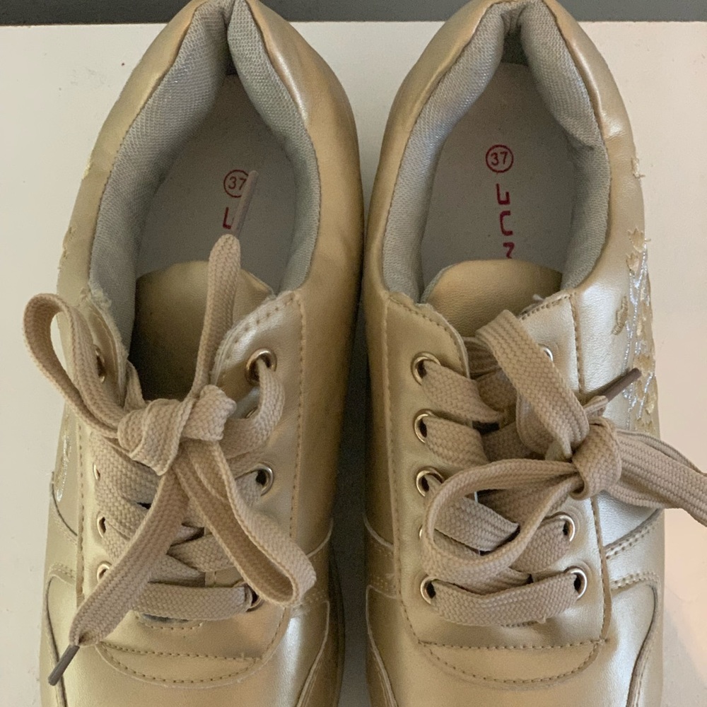 Platform sneaker - Picture 2 of 3